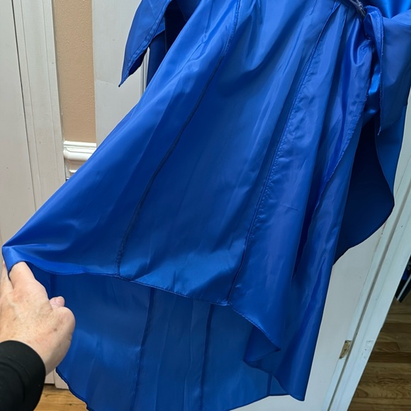 Adrianna Papell High School  stunning ultra blue high-low cocktaill dress. 👗 - Picture 16 of 17